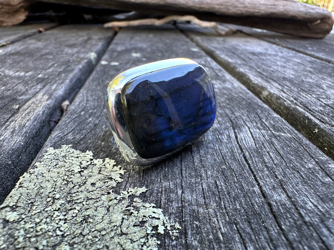 Labradorite knuckleduster ring