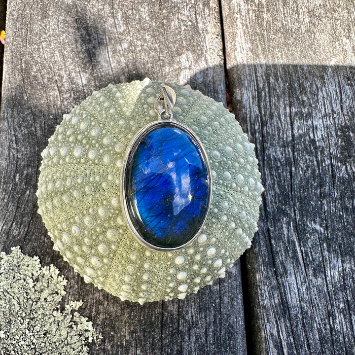 Labradorite pendant