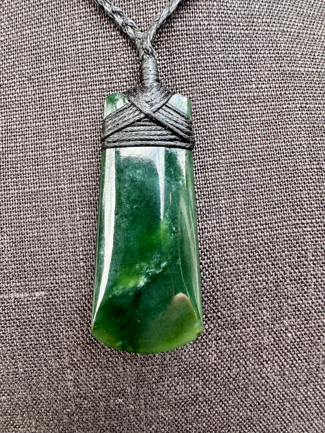 Small dark NZ greenstone toki