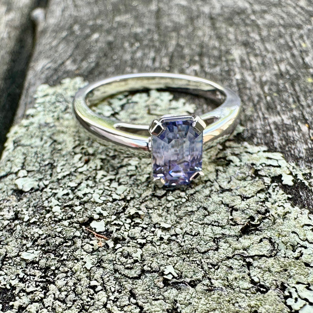 1.23 carat Sapphire ring