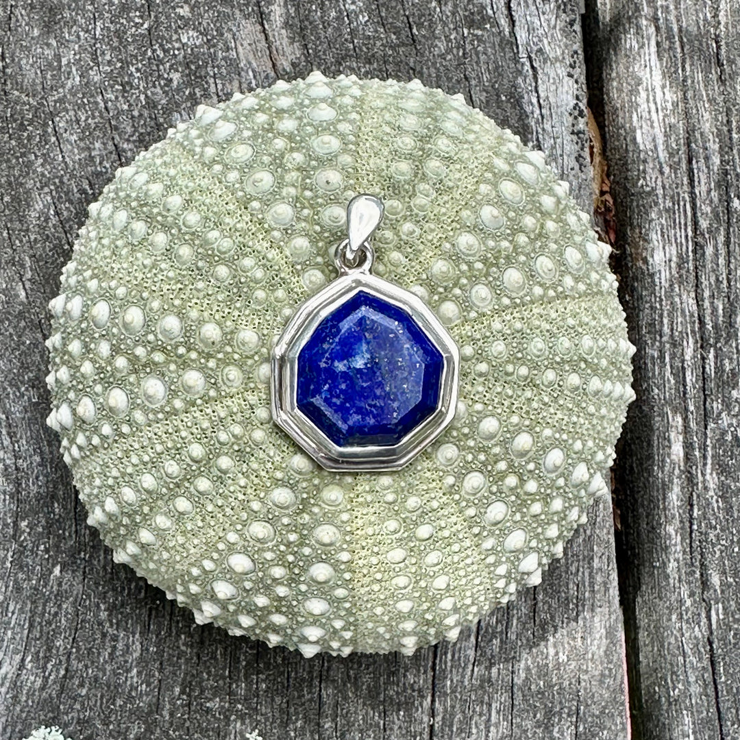 Afghani lapis lazuli pendant