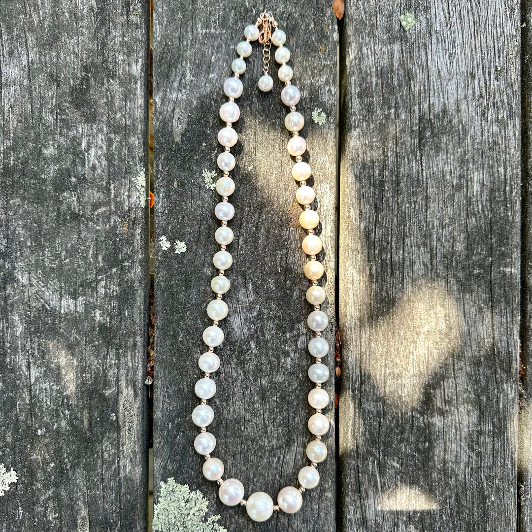 Graduated white freshwater pearl necklace