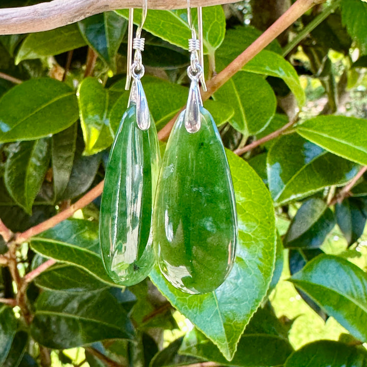 Small kawa kawa greenstone earrings