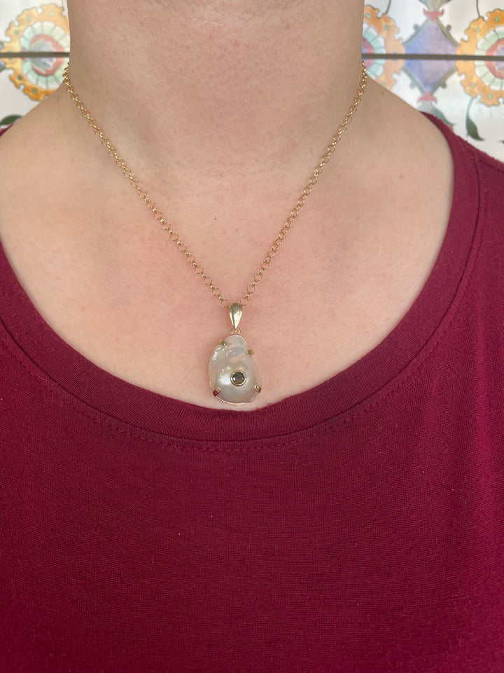Baroque freshwater pearl pendant