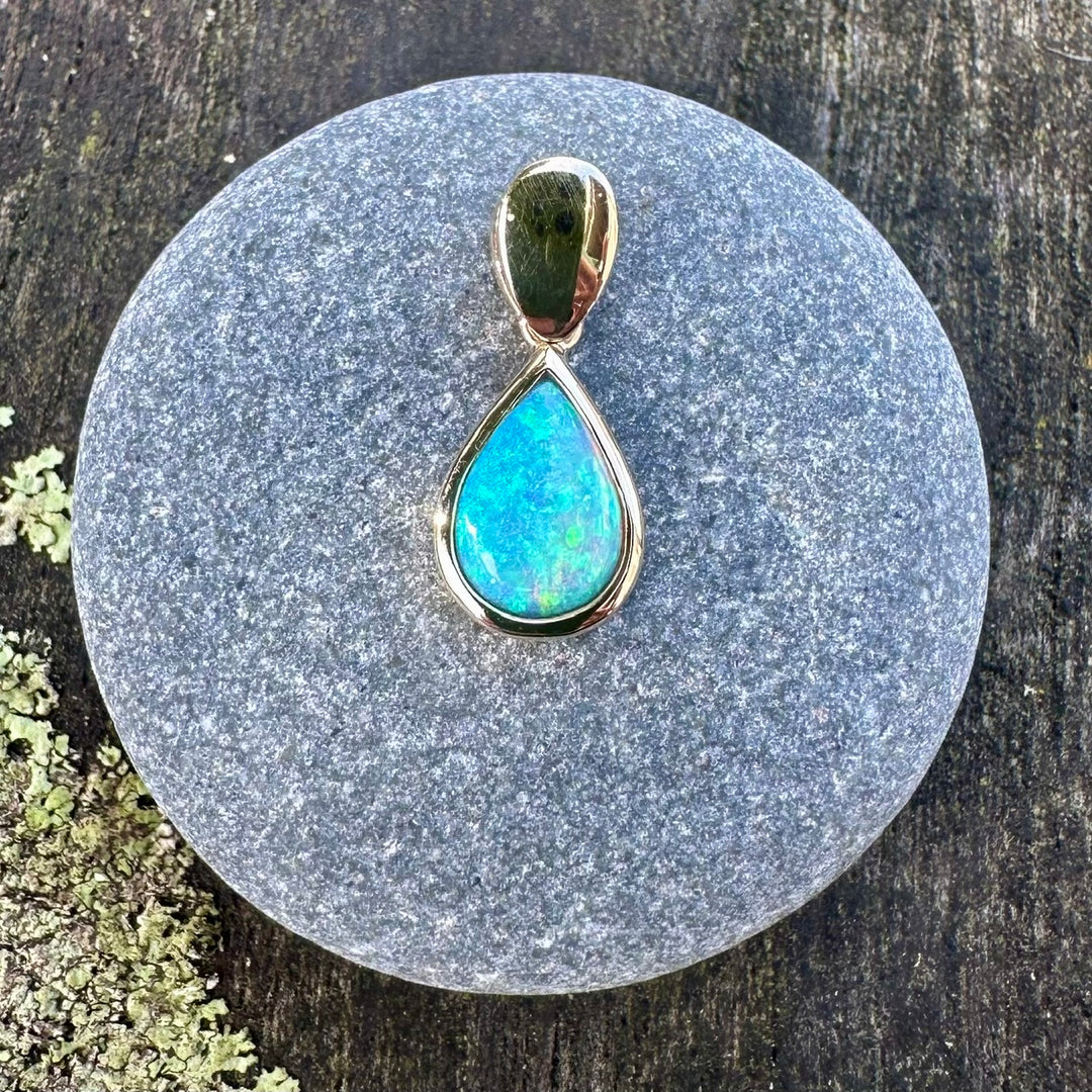 .96ct Opal Australian crystal pendant