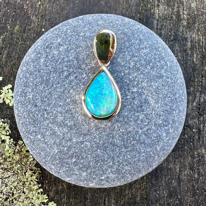 .96ct Opal Australian crystal pendant