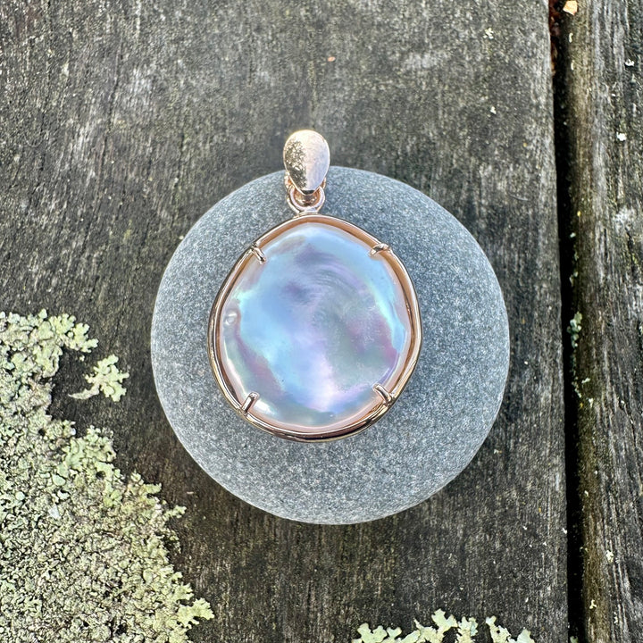 Contemporary pink freshwater pearl pendant