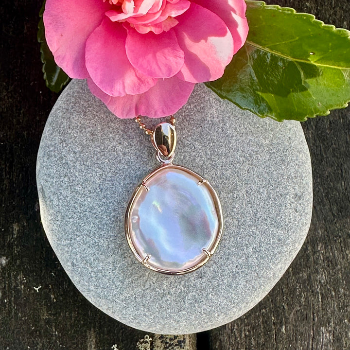 Contemporary pink freshwater pearl pendant