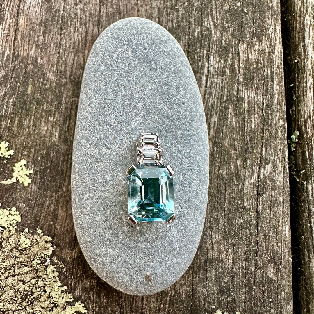 2.69ct aquamarine emerald cut pendant
