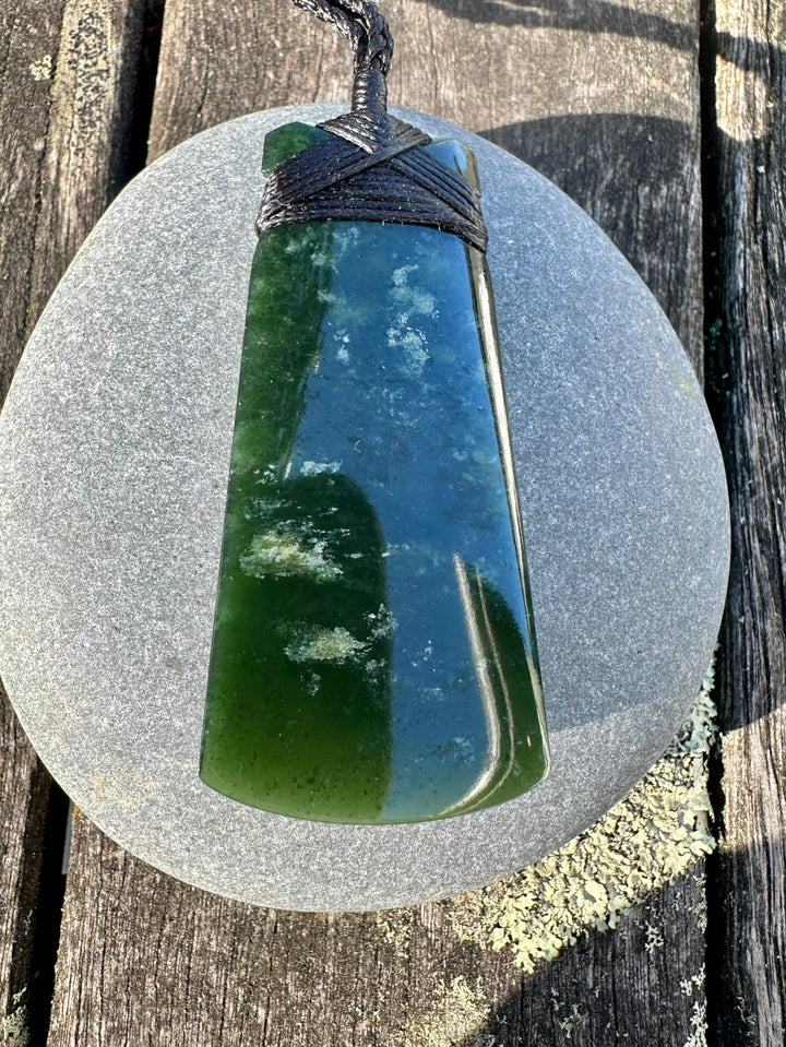 Large dark NZ greenstone toki