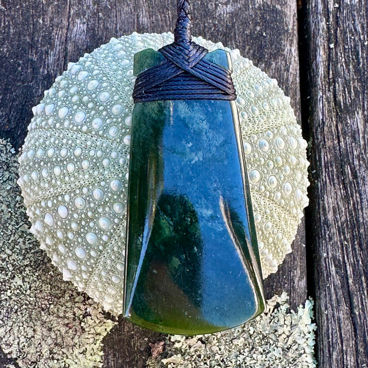 Large dark NZ greenstone toki
