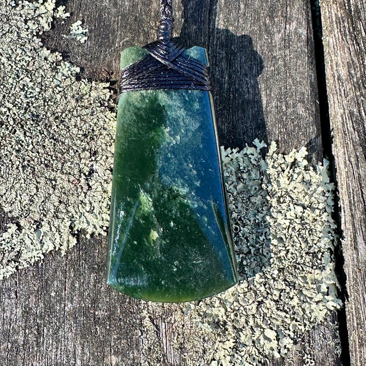 Large dark NZ greenstone toki