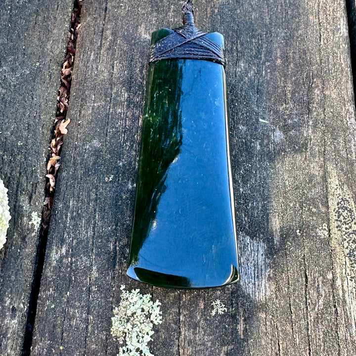 large dark NZ greenstone toki