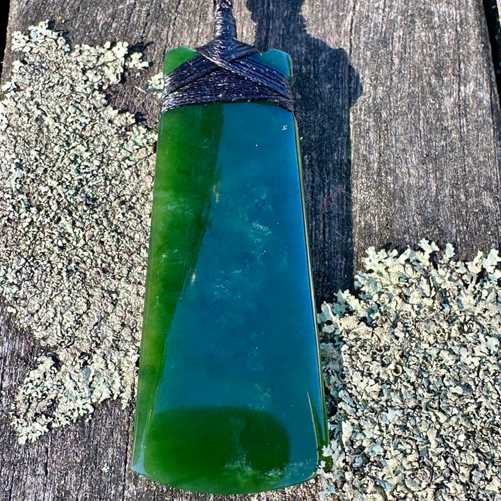 large translucent NZ greenstone toki