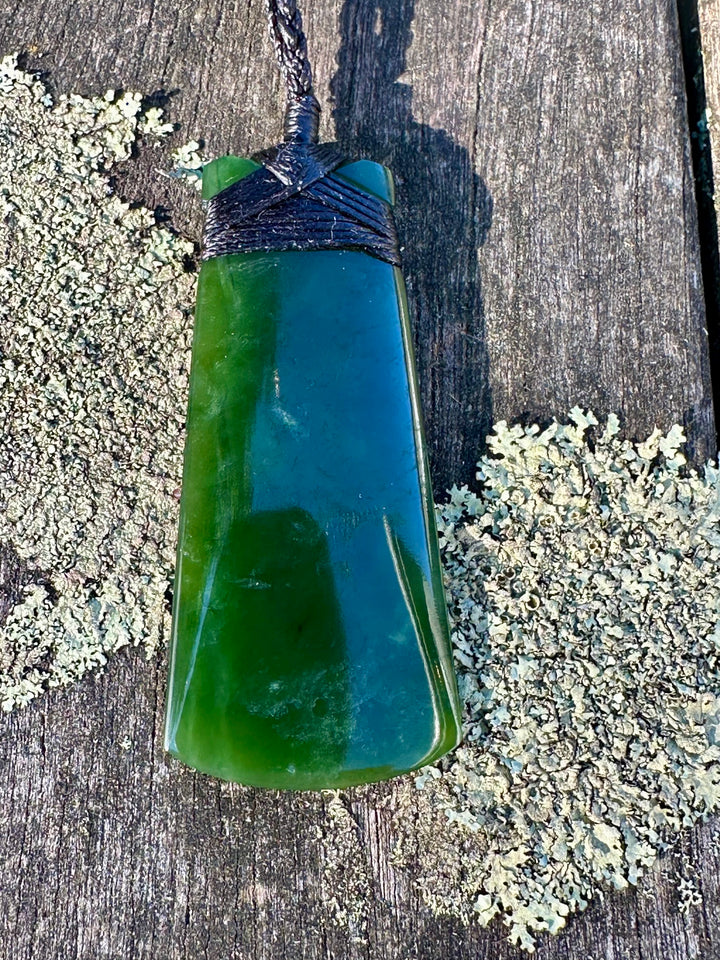 large dark NZ greenstone toki