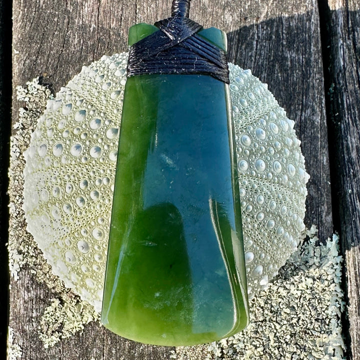 large dark NZ greenstone toki