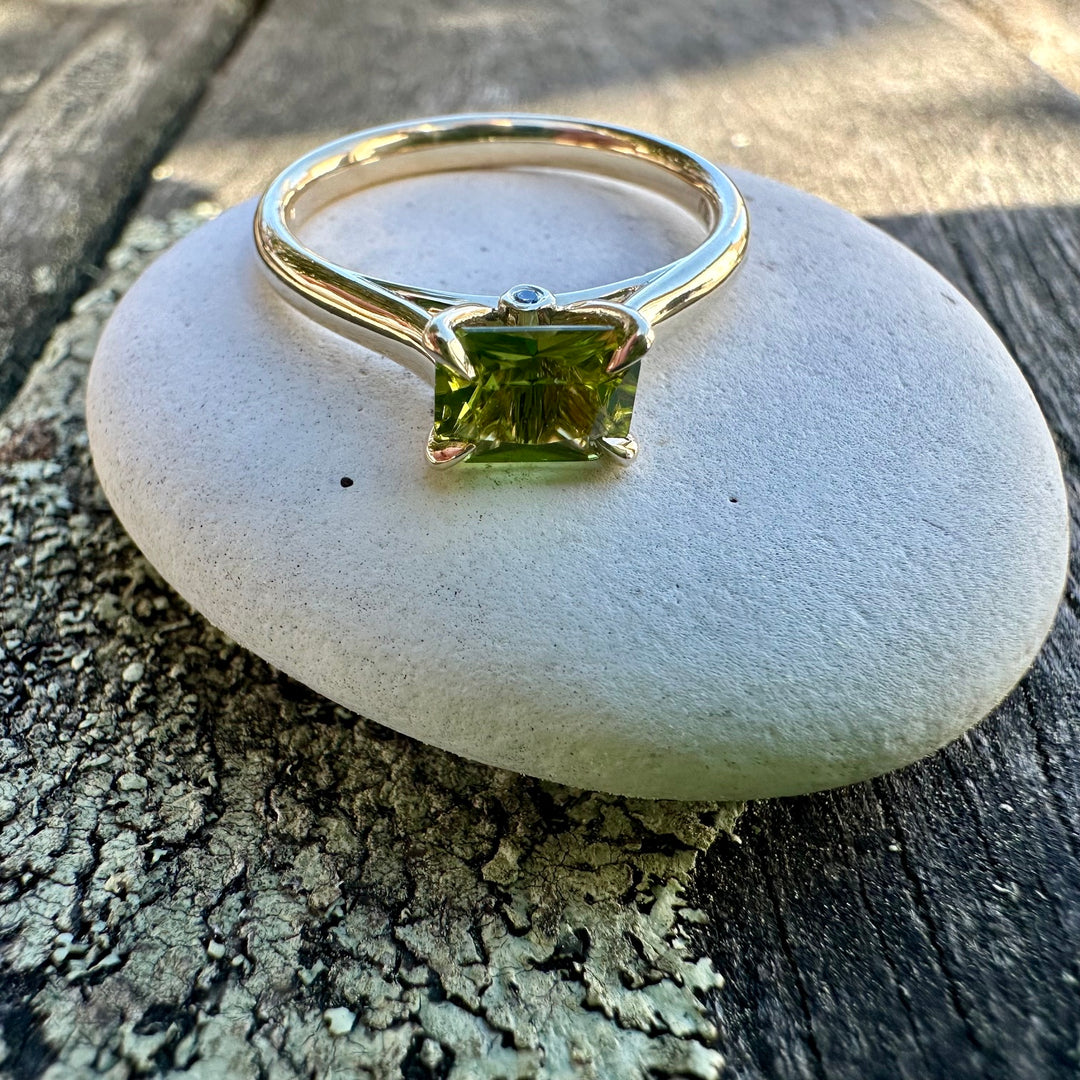 .87ct peridot ring