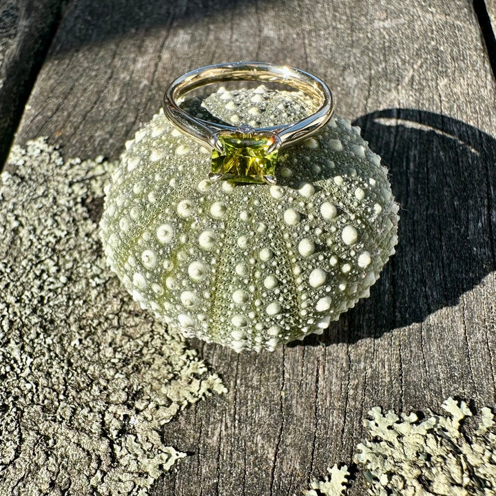 .87ct peridot ring