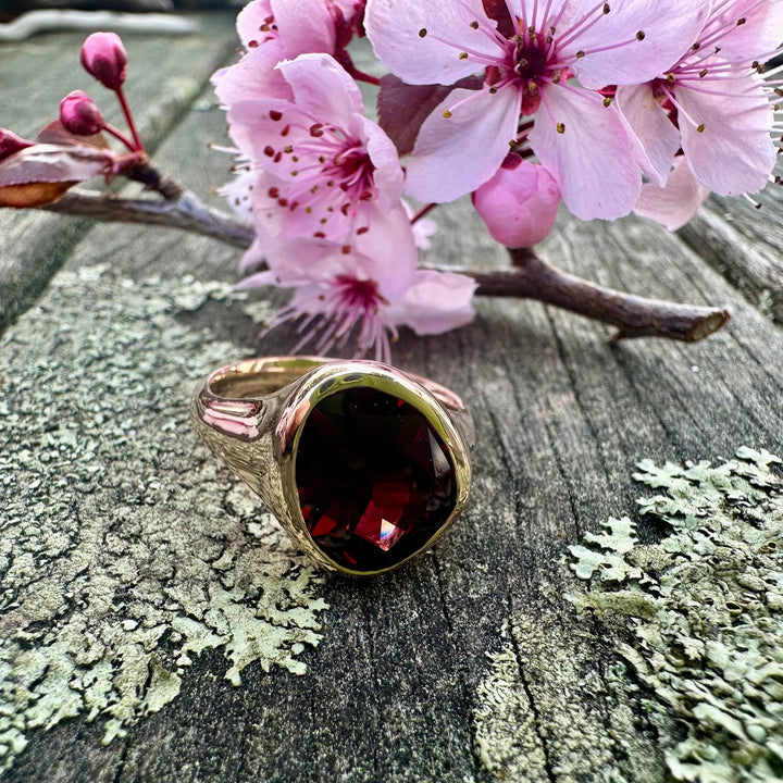 5.92ct rhodolite garnet signet ring