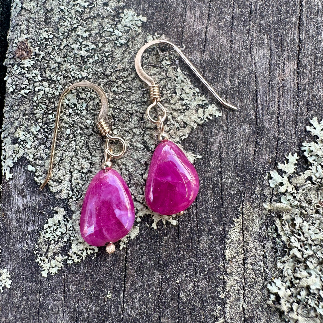 Indian ruby earrings in 14ct yellow gold
