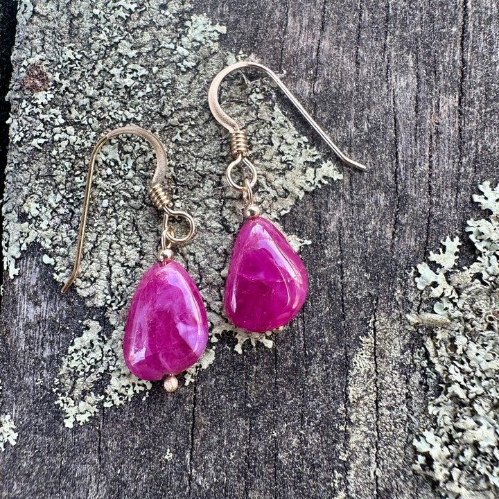 Indian ruby earrings in 14ct yellow gold