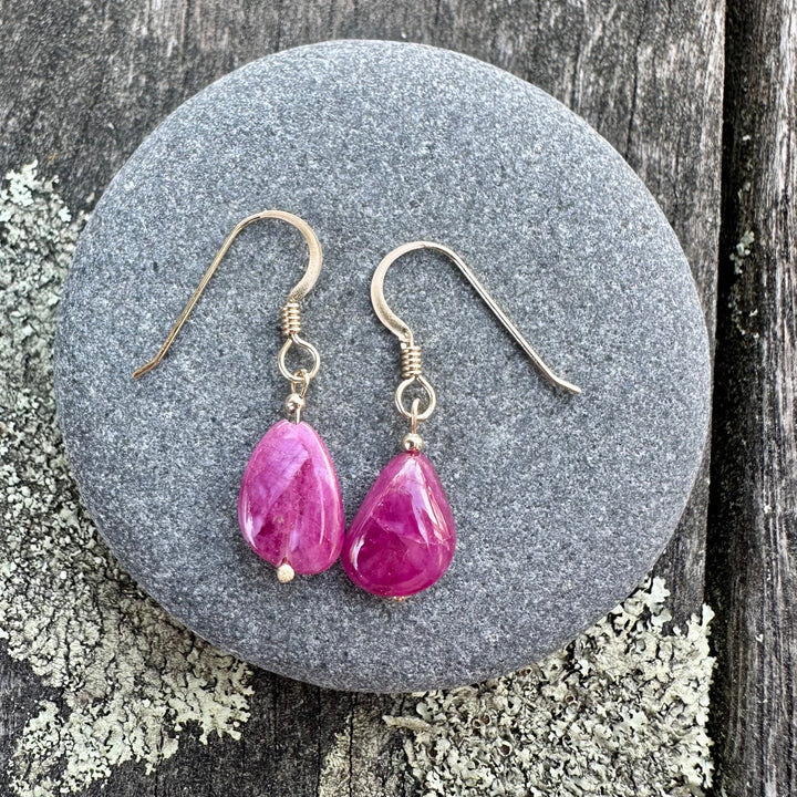 Indian ruby earrings in 14ct yellow gold