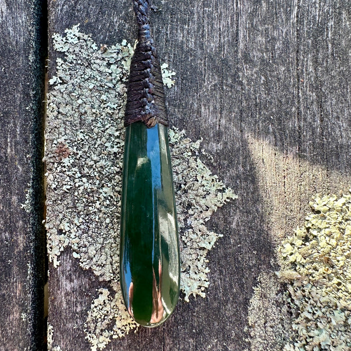 Small dark roimata