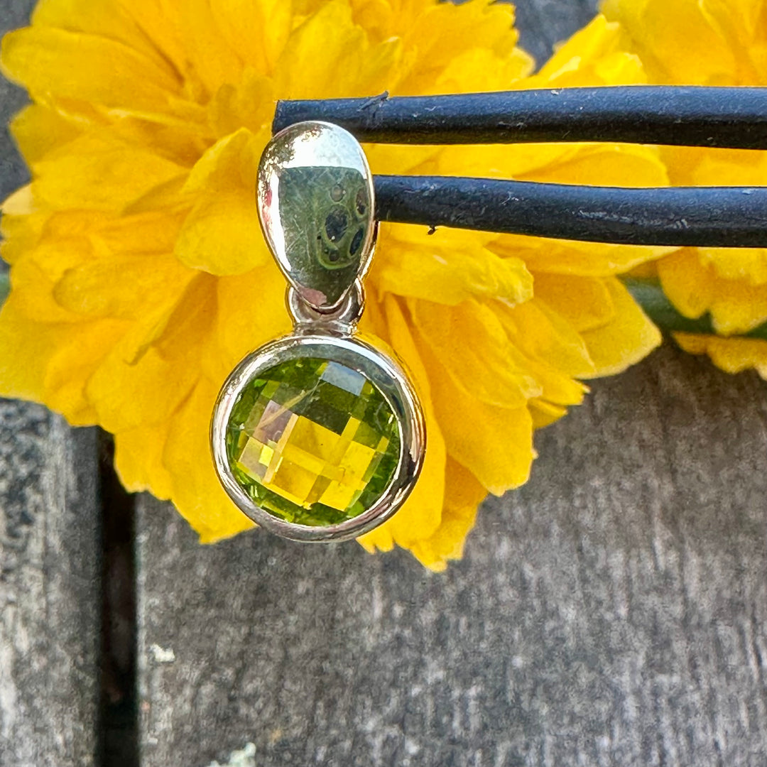 Cushion cut peridot pendant