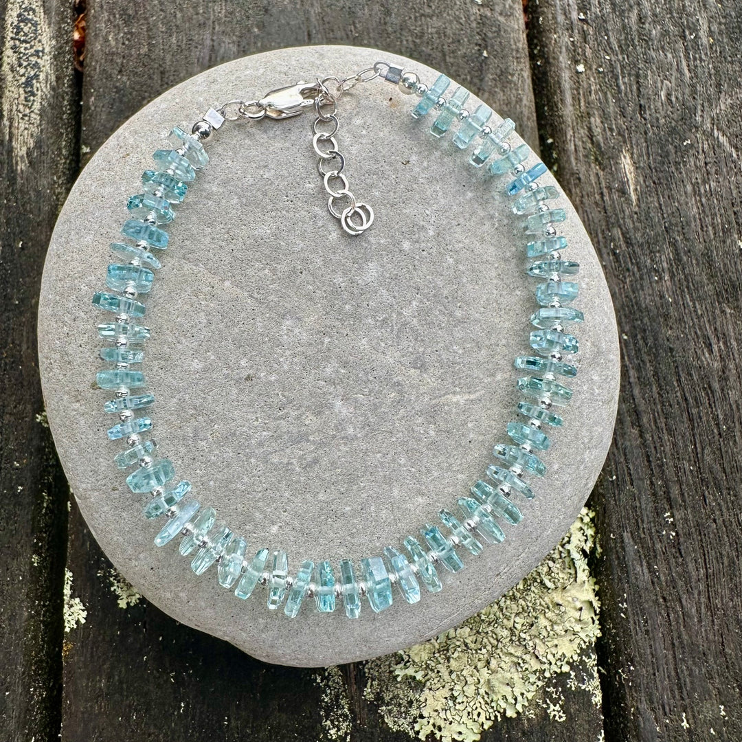 Faceted aquamarine rondel bracelet