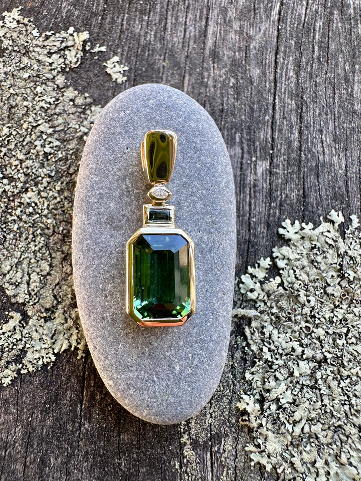 4.07ct Green Tourmaline pendant