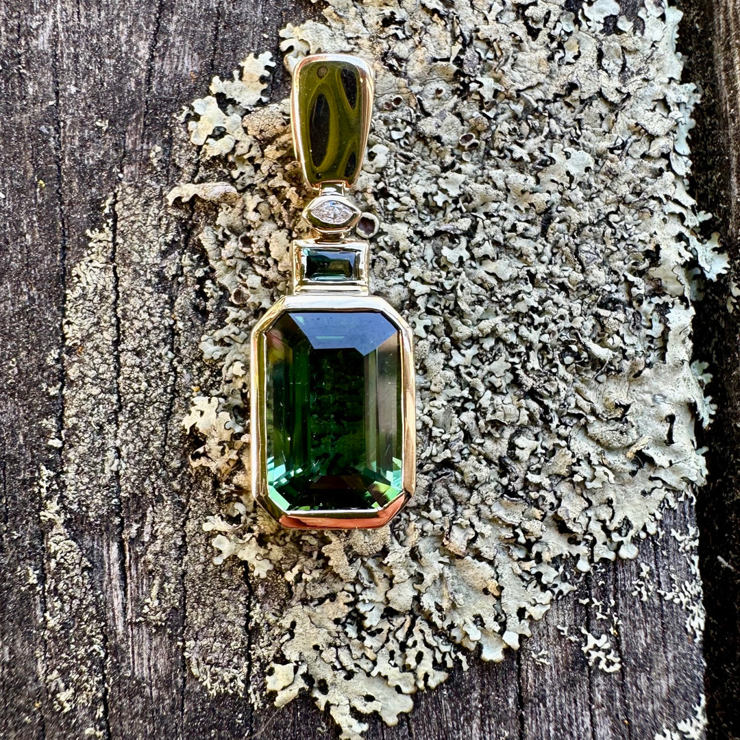 4.07ct Green Tourmaline pendant