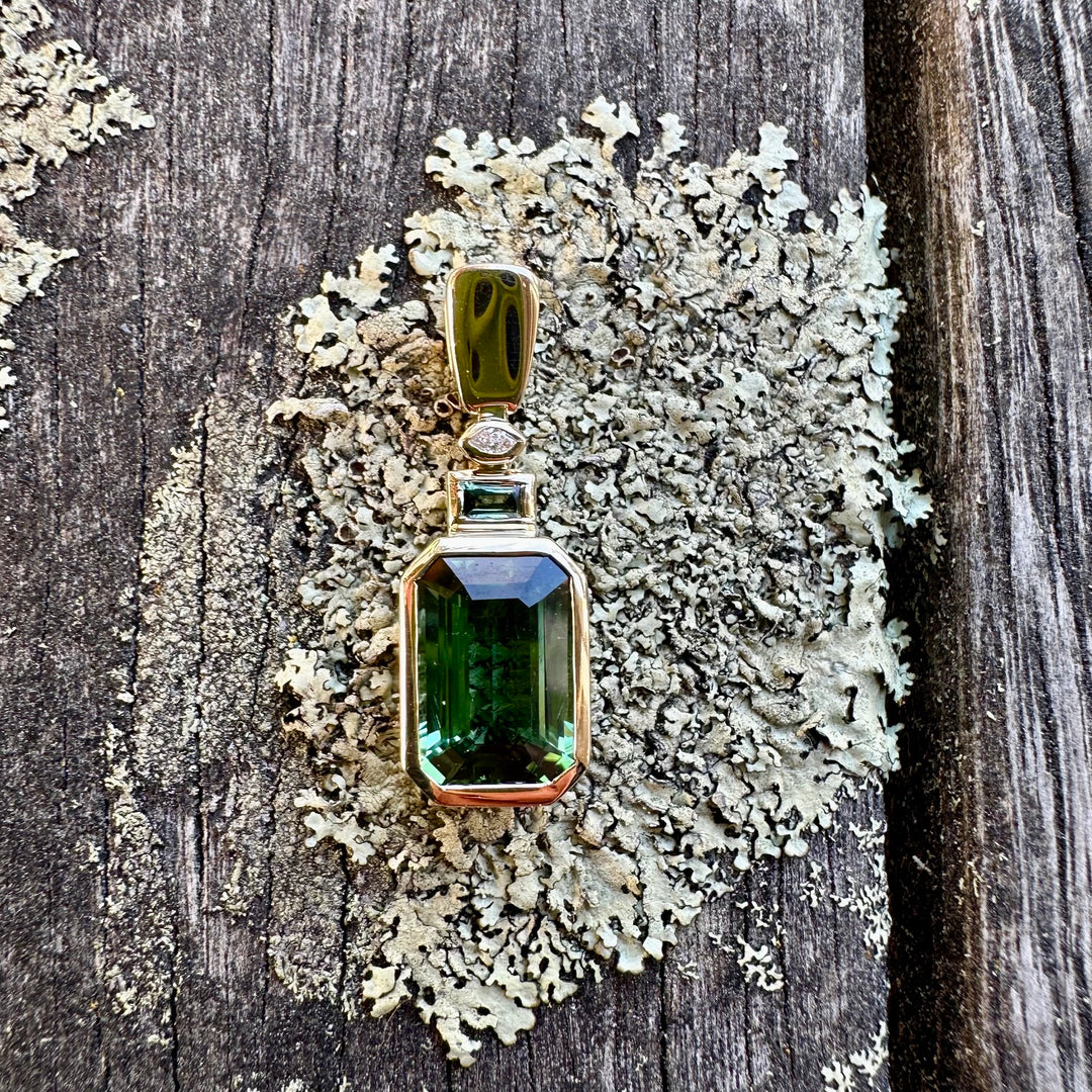 4.07ct Green Tourmaline pendant