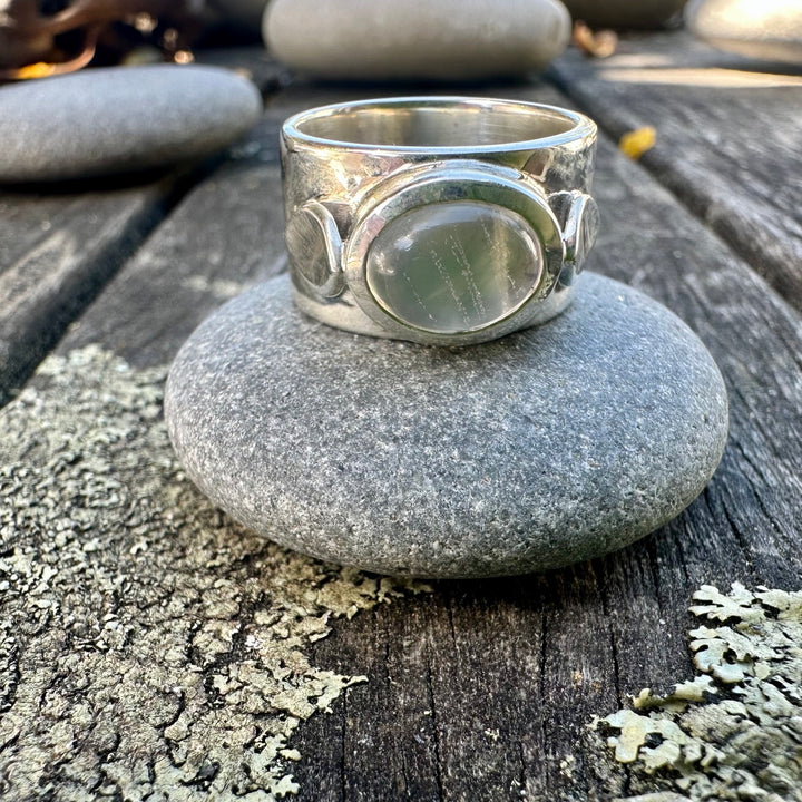 3.3ct Blue moonstone Amore ring