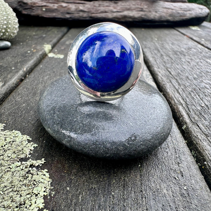 Huge lapis lazuli ring