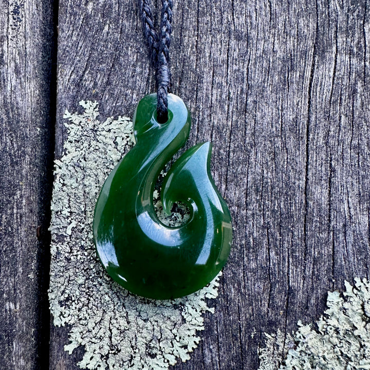 medium NZ greenstone matau