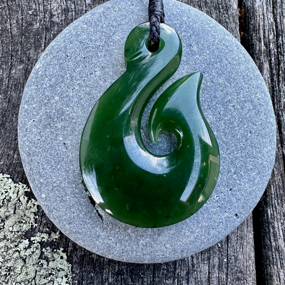 medium NZ greenstone matau