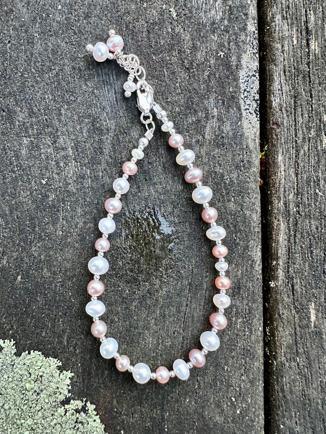 Pink & white freshwater pearl bracelet