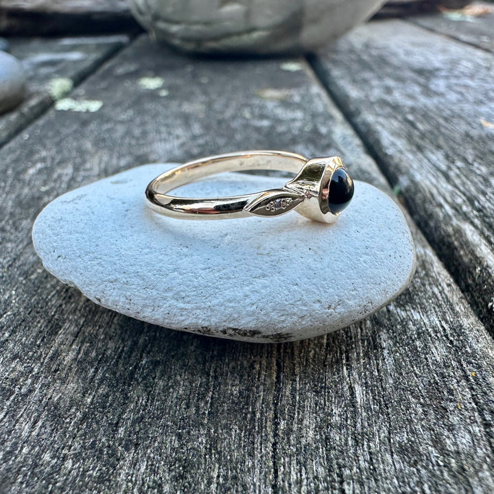 9ct Gold NZ greenstone and diamond Amore ring