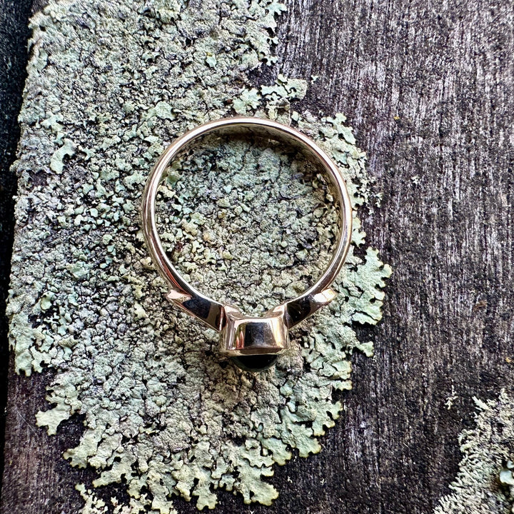 9ct Gold NZ greenstone and diamond Amore ring
