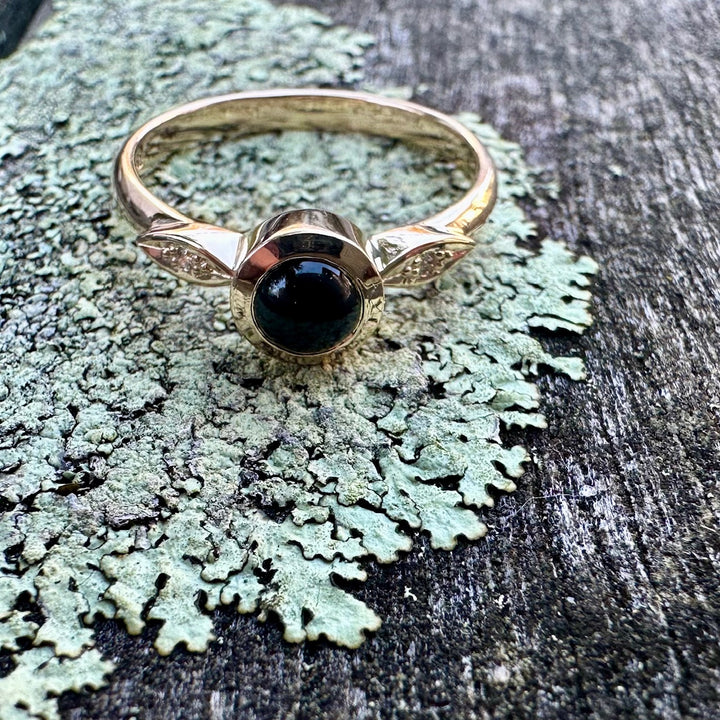 9ct Gold NZ greenstone and diamond Amore ring