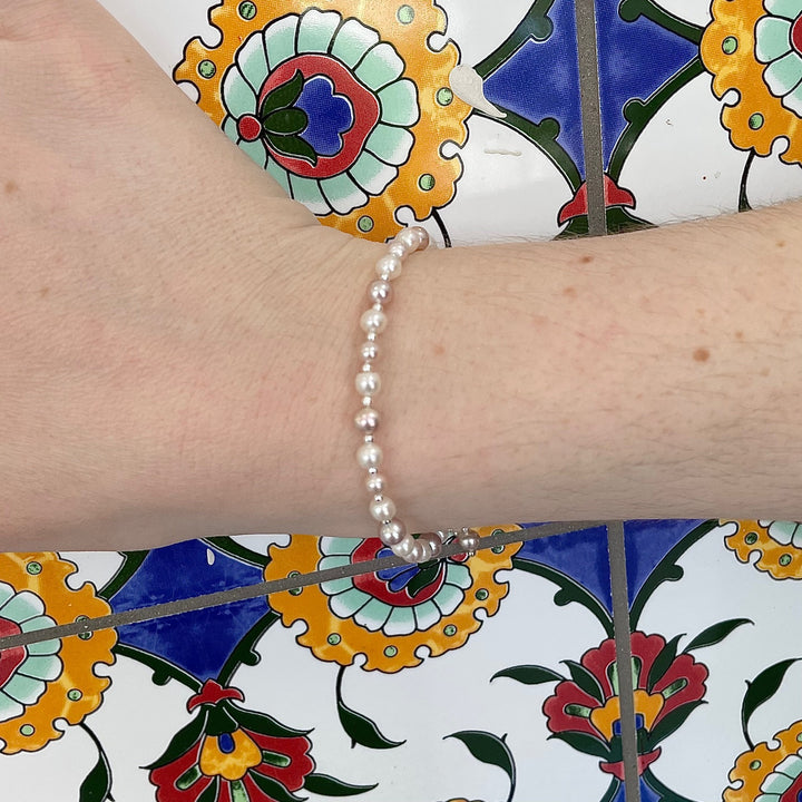 Pink & white freshwater pearl bracelet