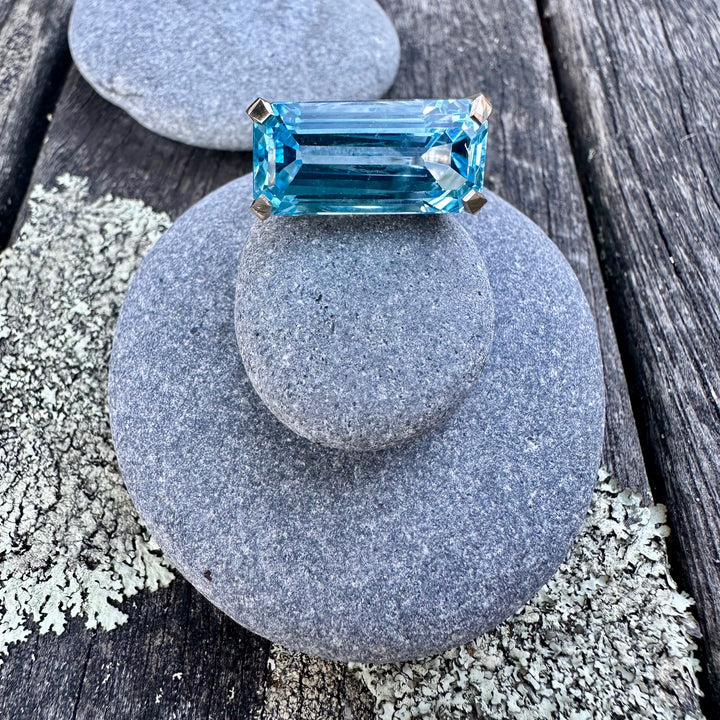 20.45ct swiss blue topaz ring