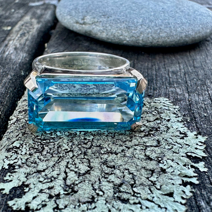 20.45ct swiss blue topaz ring