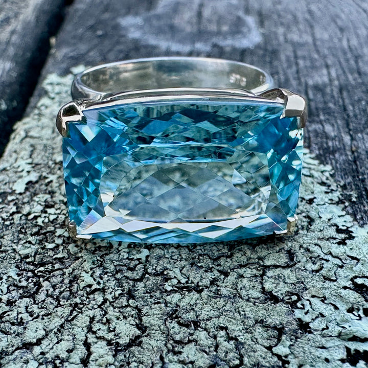 17ct Swiss blue topaz ring