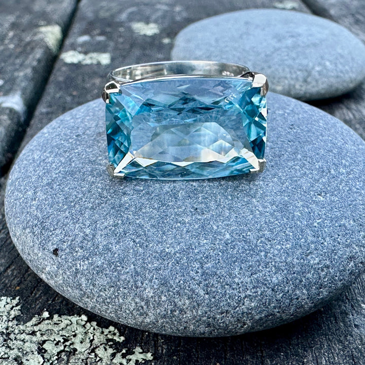 17ct Swiss blue topaz ring