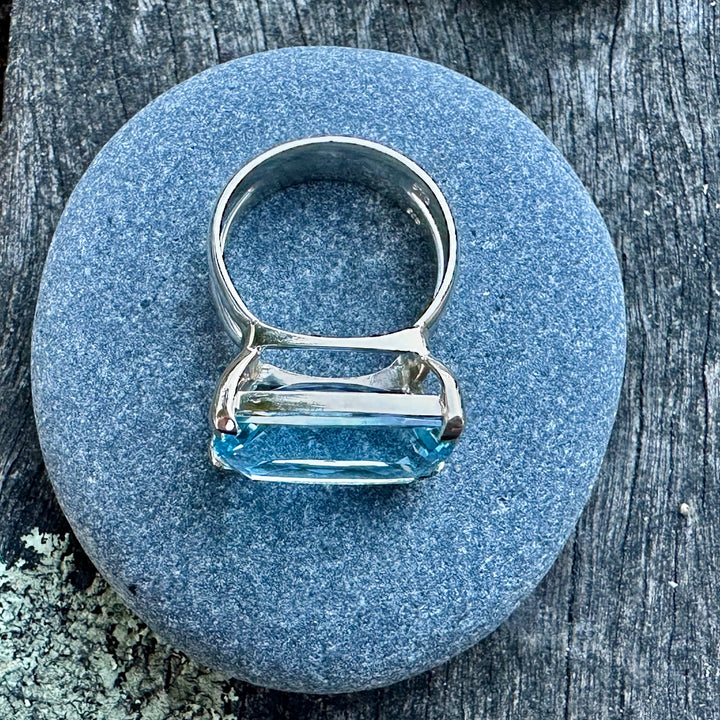 17ct Swiss blue topaz ring