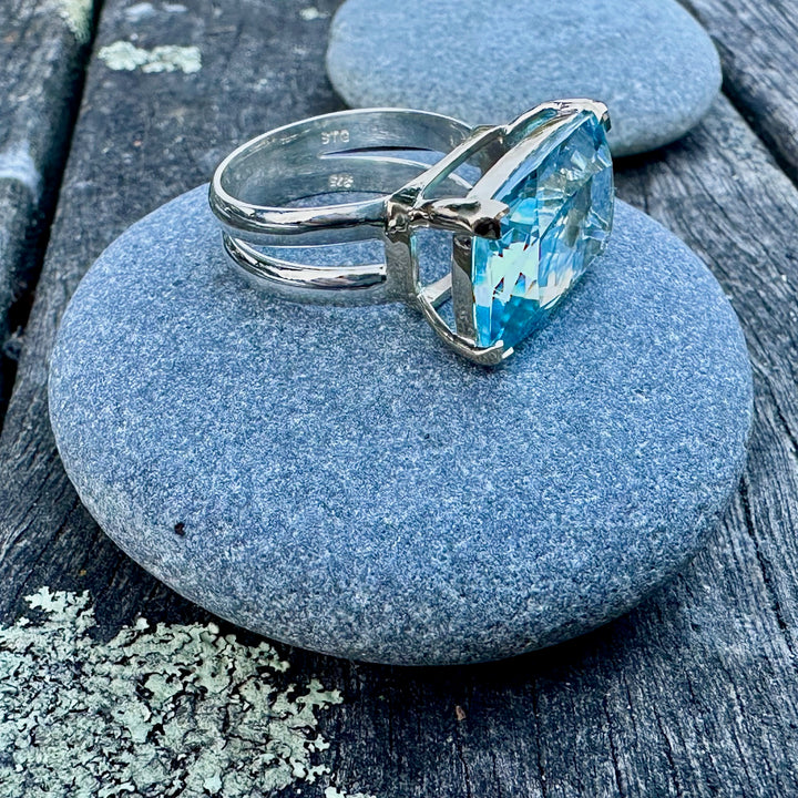 17ct Swiss blue topaz ring