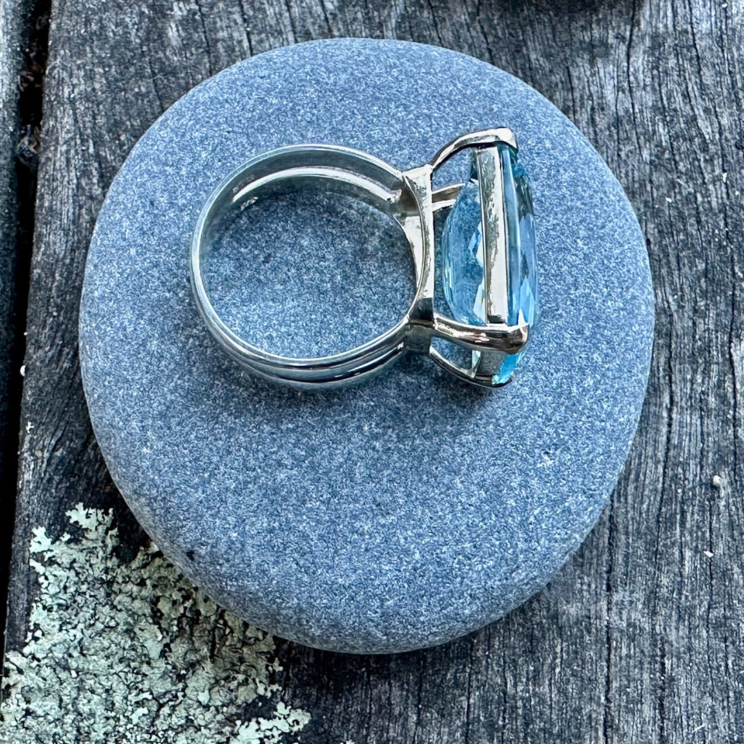 17ct Swiss blue topaz ring