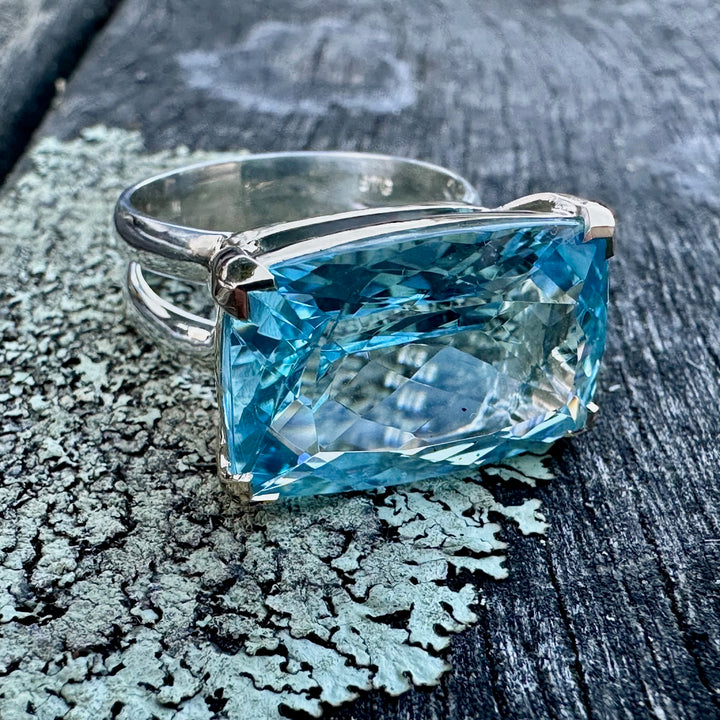 17ct Swiss blue topaz ring