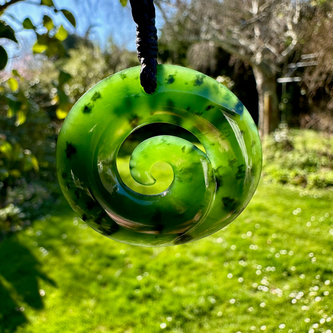 Kawa Kawa oval koru necklace